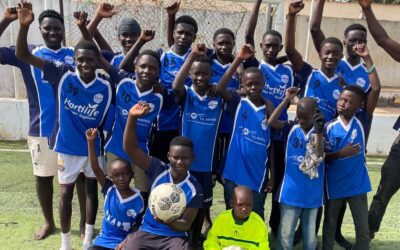 Oude clubshirts naar Gambia